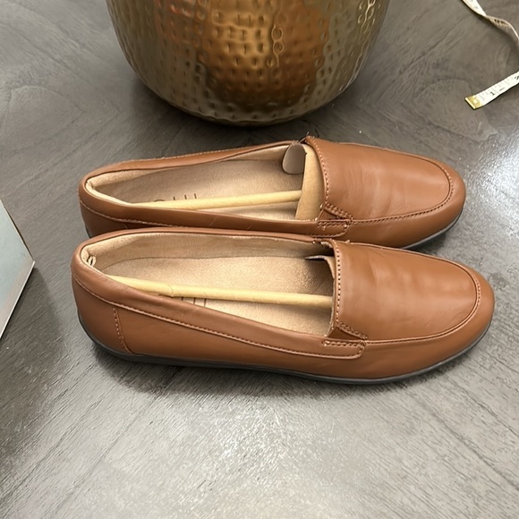 Naturalizer Kacy Banana Bread Leather Slip-On Loafer - Picture 5 of 12